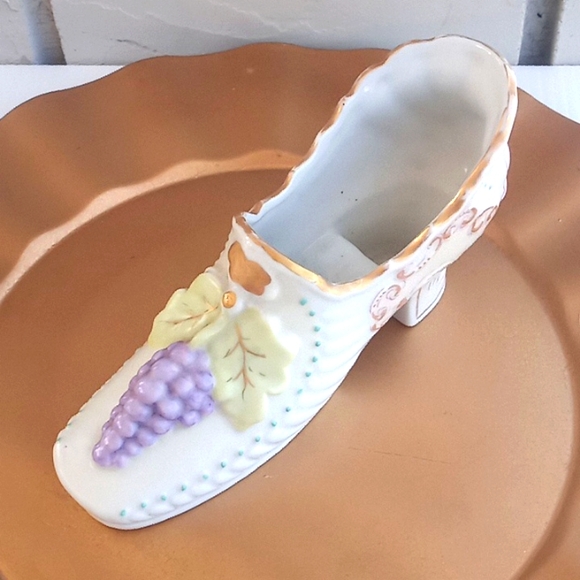 Vintage - Victorian Style Shoe Porcelain with Grape Cluster - Picture 2 of 13